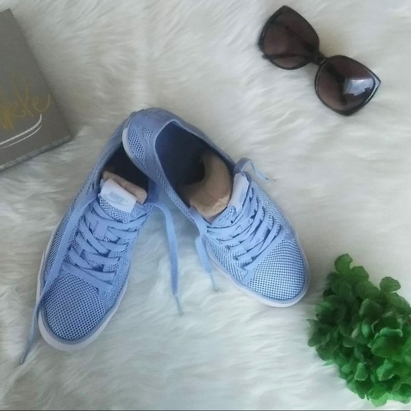 Nike Shoes - Nike Mesh Sneakers. Sz 8.